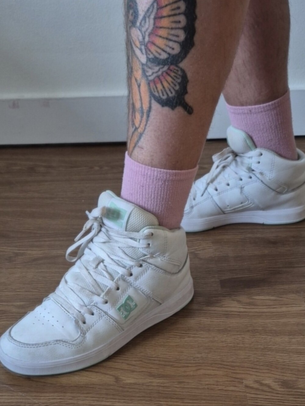DC Shoes White and Mint Green High-Top Sneakers (W 7.5 / M 5.5 - 24.5cm)